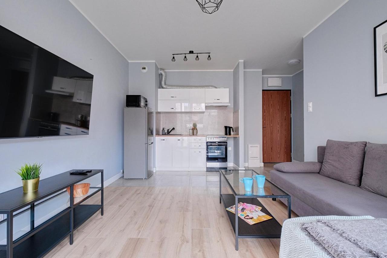 2Br Apt Strzelecka 24 With Balcony Lejlighed Warszawa Eksteriør billede