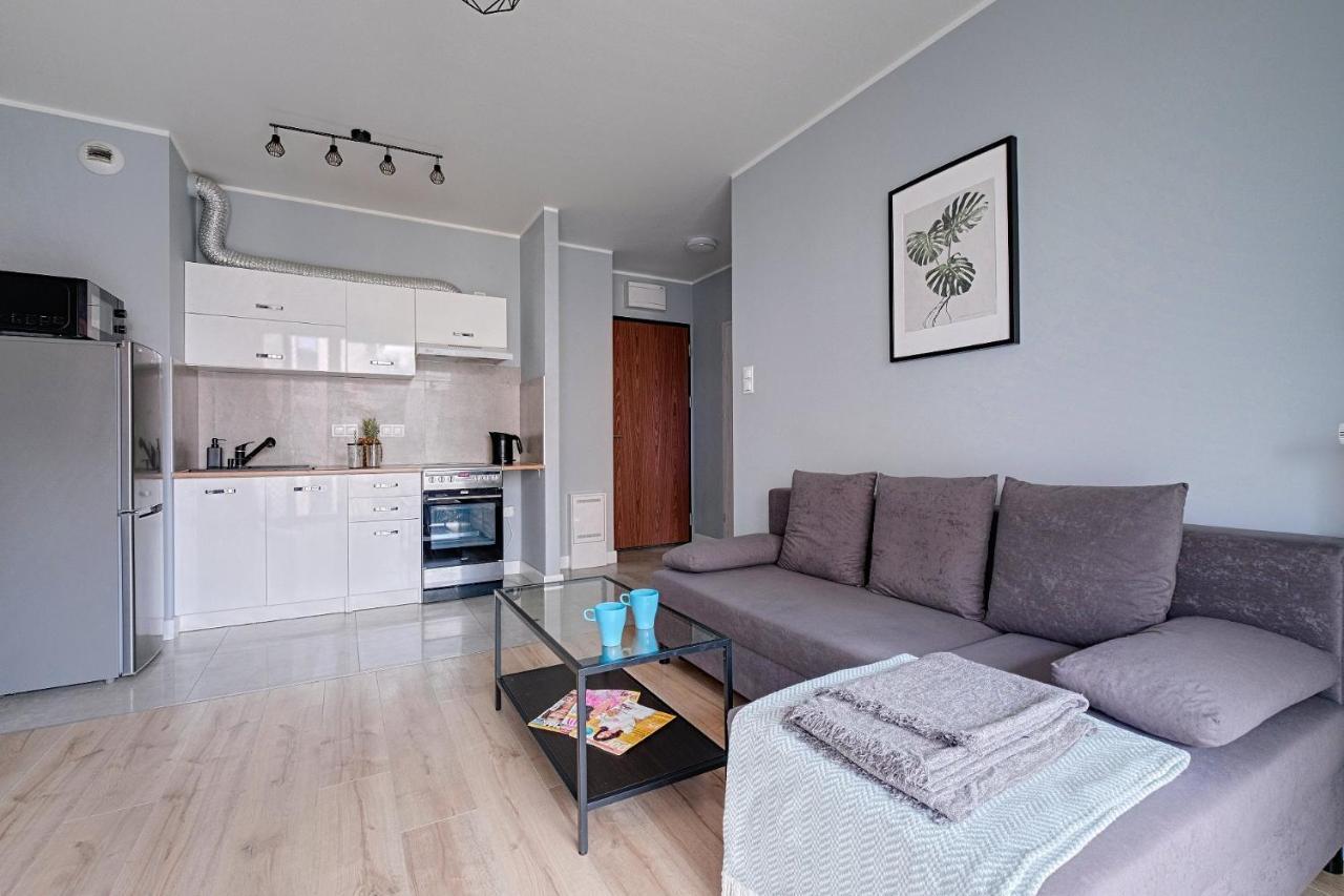 2Br Apt Strzelecka 24 With Balcony Lejlighed Warszawa Eksteriør billede